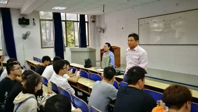 任志君老师进行迎新动员讲话